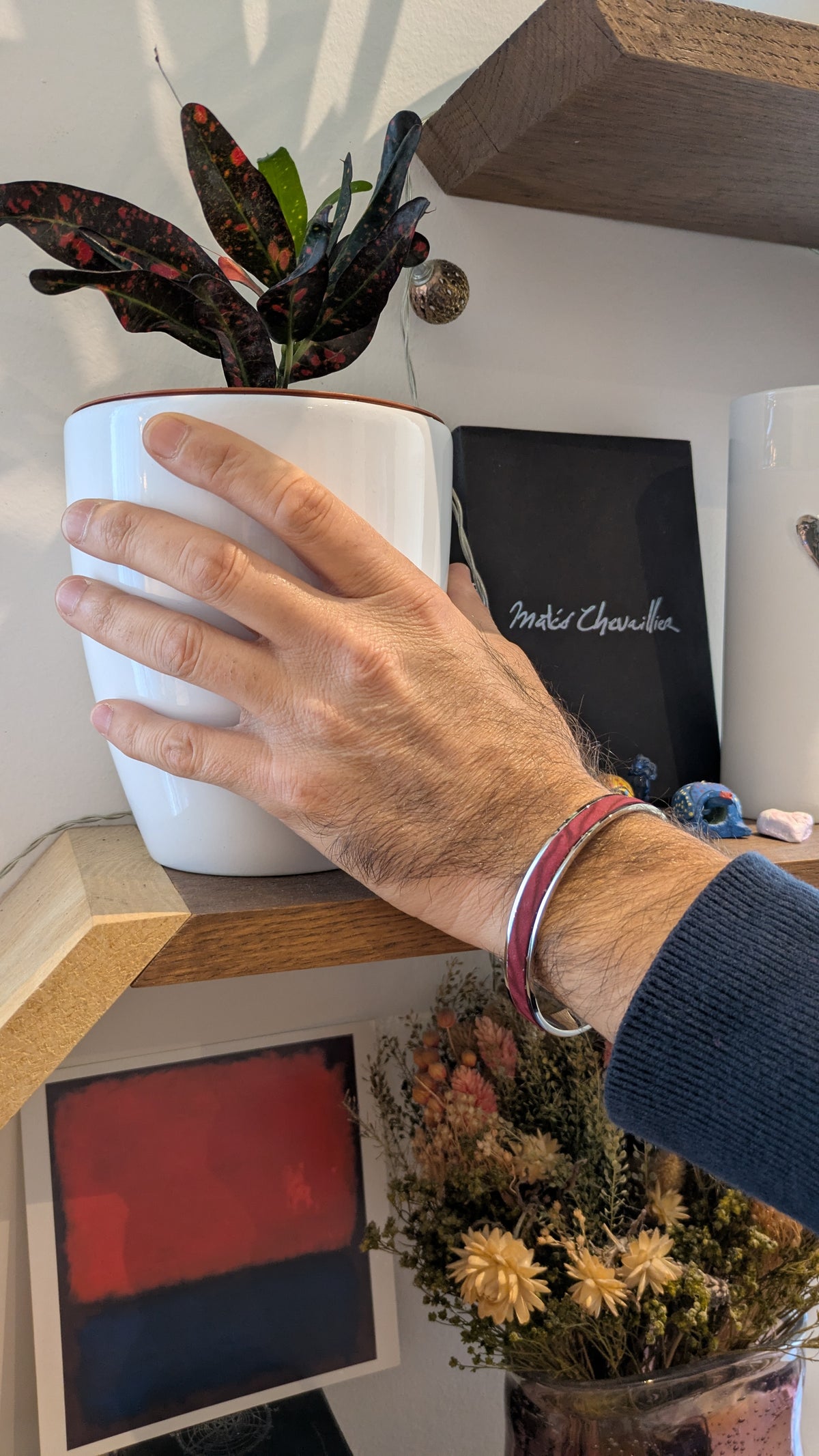 Nouveau bracelet Jacky argenté en cuir suédé fantaisie bordeaux, avec extrémités arrondies, création Marie Batignolles.